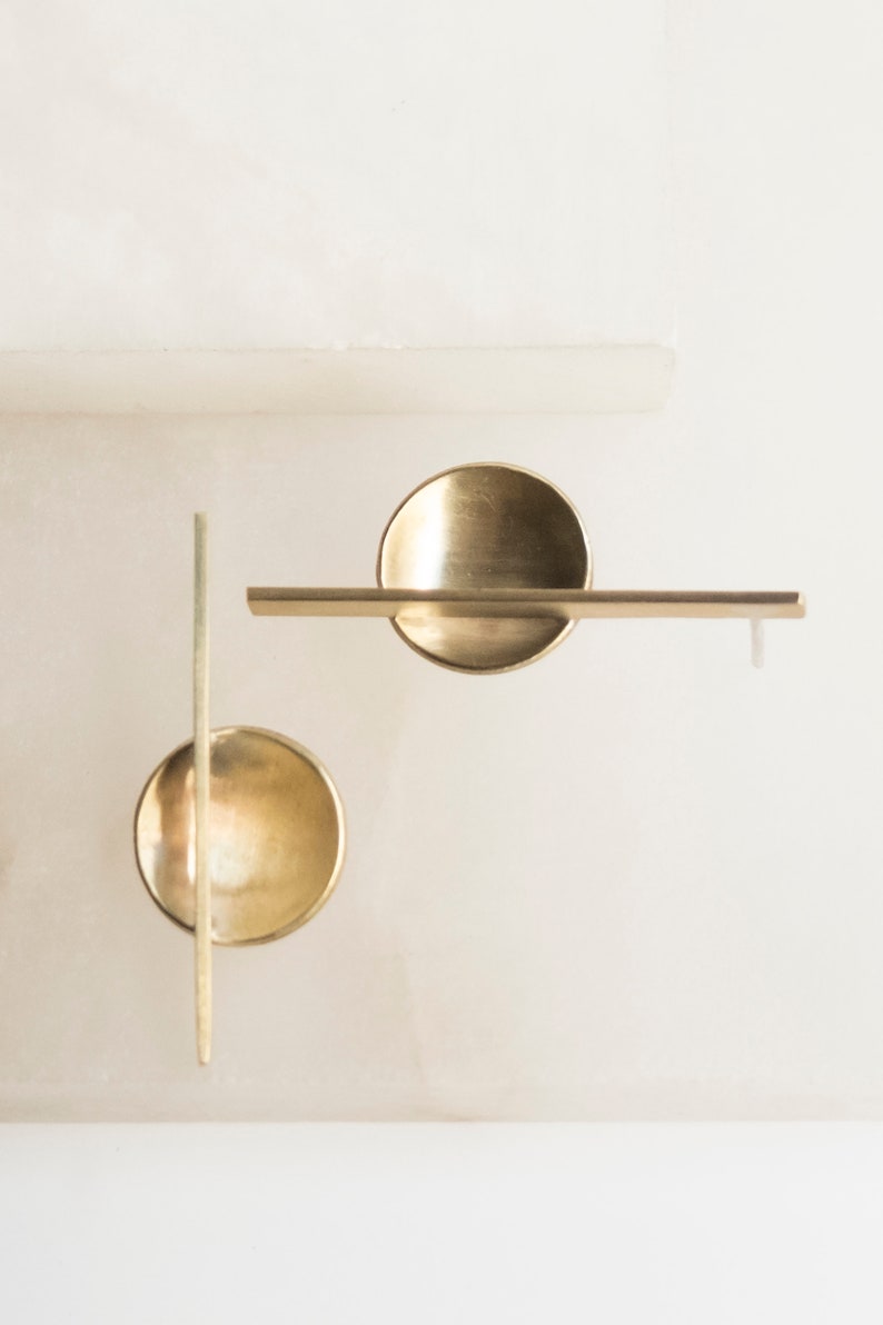 Bauhaus asymmetrische Ohrringe, coole geometrische Ohrringe, abstrakte skulpturale Ohrringe, ungewöhnlicher minimalistischer Schmuck Bild 4