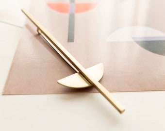 Geometrische gouden messing broche, statement accessoire geïnspireerd door Moholy Nagy artistieke werken en de bauhaus-stijl, beste architectencadeau voor haar