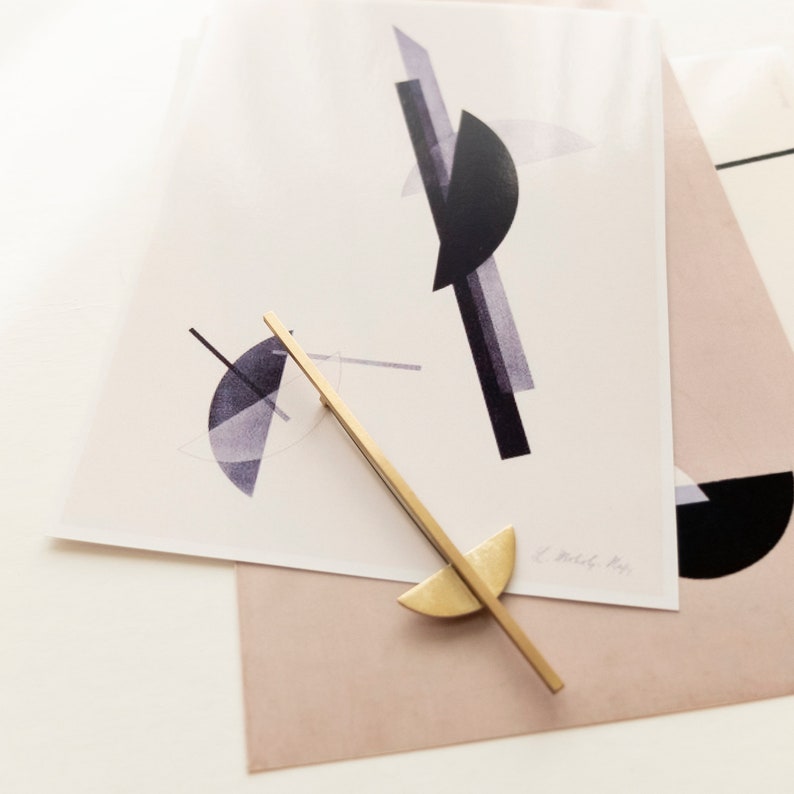 Broche géométrique en laiton doré, accessoire de déclaration inspiré des œuvres artistiques de Moholy Nagy et du style bauhaus, meilleur cadeau d'architecte pour elle image 9