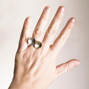 Matte koperen ring, Gouden ring, Sierlijke ring, Minimalistische ring, Asymmetrische ring, Gouden eenvoudige ring, Midi ring, Geometrische ringen voor vrouwen afbeelding 8