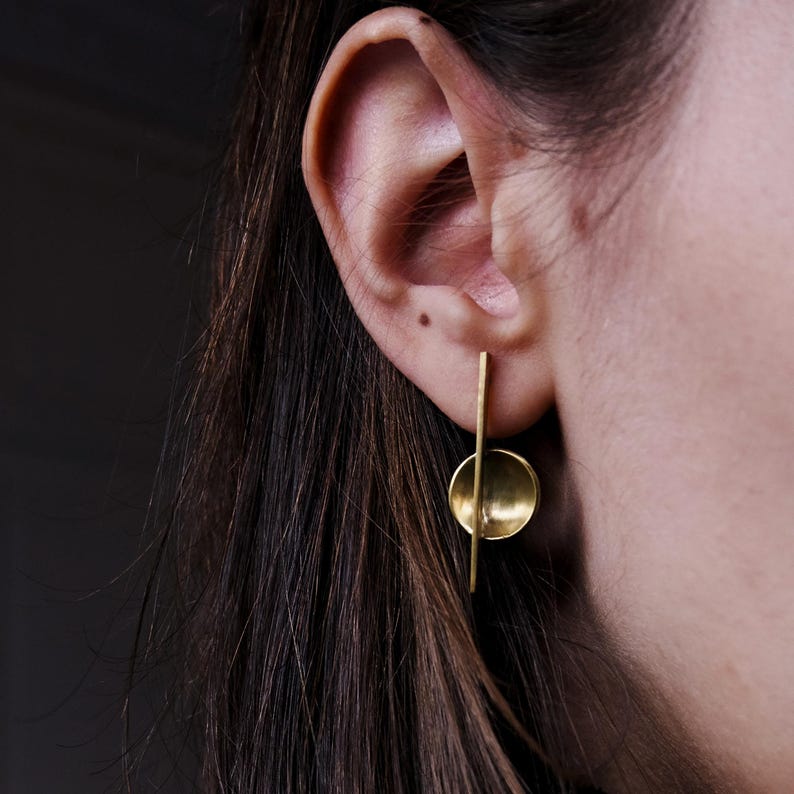 Bauhaus asymmetrische Ohrringe, coole geometrische Ohrringe, abstrakte skulpturale Ohrringe, ungewöhnlicher minimalistischer Schmuck Bild 1