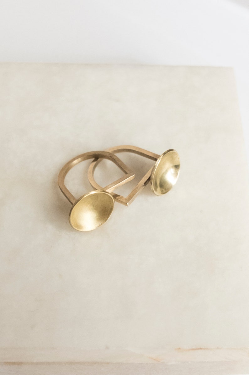 Matte koperen ring, Gouden ring, Sierlijke ring, Minimalistische ring, Asymmetrische ring, Gouden eenvoudige ring, Midi ring, Geometrische ringen voor vrouwen afbeelding 7