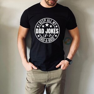 Je garde toutes les blagues de mon père dans une chemise pour papa, nouvelle chemise papa, chemise papa, chemise fête des pères, meilleure chemise papa, cadeau pour papa, chemises blague papa