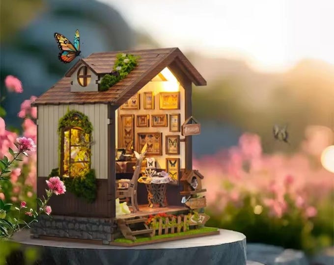 3D Book Nook, Butterfly House, DIY Kit, Nature Bookshelf Puzzle, LED Light, Varieties of Butterflies, Movable Furniture, Gift Nature Lovers