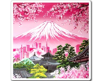 Può includere: Un'illustrazione rosa e bianca del Monte Fuji con fiori di ciliegio in primo piano. La montagna è circondata da uno skyline cittadino e da edifici tradizionali giapponesi.