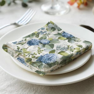 Serwetki materiałowe Blue Hydrangea: zestaw 4 sztuk – dekoracja na przyjęcie herbaciane Grand Millennial Brunch