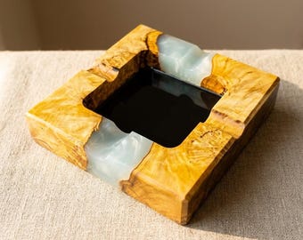 Handmade Wood Resin Ashtray, Natural Wood Grain, White Epoxy, Square Decor