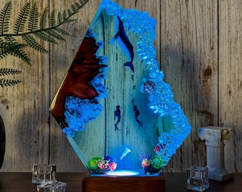 Ocean Resin Lamp with Divers & Dolphin – Underwater Night Light – Coastal Nautical Decor – Unique Sea Life Gift
