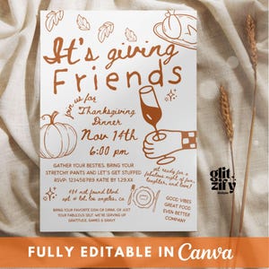 Puede incluir: Invitación a una cena de Acción de Gracias con texto e ilustraciones marrones sobre fondo blanco. La invitación incluye el texto "It's giving Friends" y detalles para una cena el 14 de noviembre a las 18:00. Totalmente editable en Canva.