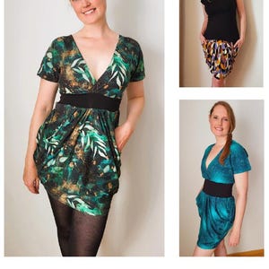 Può includere: Una donna modella un abito verde e oro con motivo a foglie, cintura nera e scollo a V. L'abito è abbinato a collant neri. L'immagine mostra anche altri due abiti, uno nero e fantasia, e un altro turchese. Il testo "Kleid Origami" è in basso.