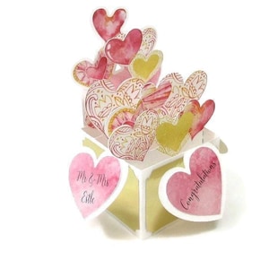 Biglietto pop-up personalizzato per matrimonio: bouquet a forma di cuore come ricordo
