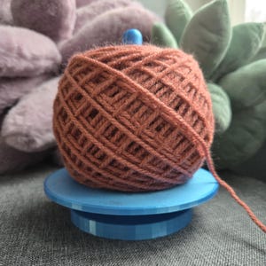 Spinning Yarn Holder