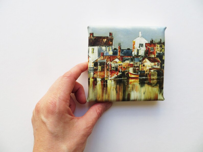 kleurrijke havenstad mini canvas print afbeelding 3