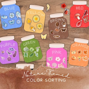 Op de afbeelding: Een verzameling kleurrijke kaarten in de vorm van potten, gelabeld met kleuren: blauw, geel, rood, bruin, paars, groen, roze en oranje. Elke pot bevat stickers met een natuurthema. De tekst "Nature Themed Color Sorting" staat onderaan.