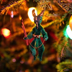 Adorno de Krampus hecho a mano ~ Verde