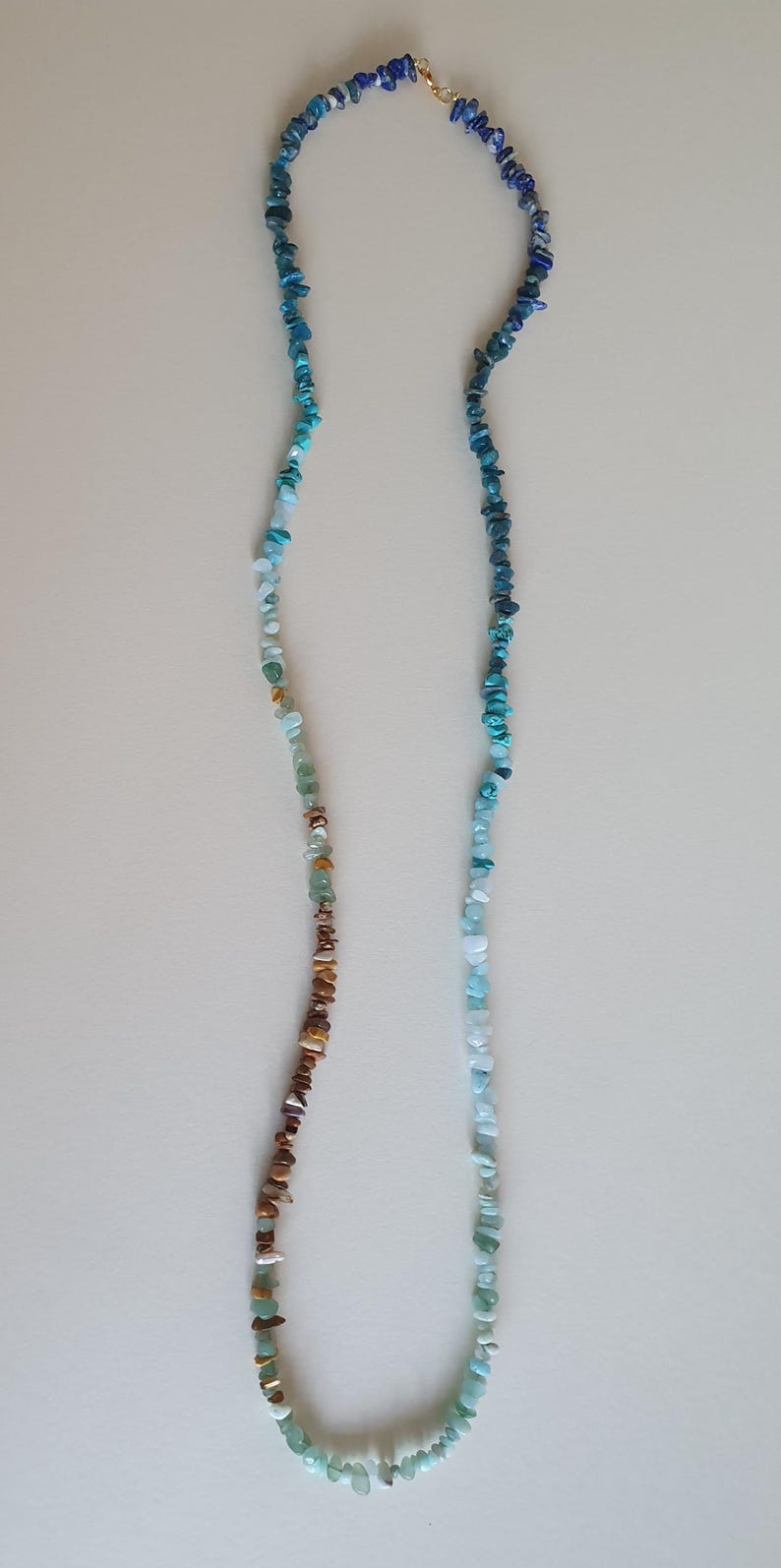 Naszyjnik z kamieniami szlachetnymi w odcieniu Coastal Colour Gradient: akwamaryn, amazonit, awenturyn, jaspis, turkus, mukait, bardzo długi, prezent dla niej zdjęcie 2