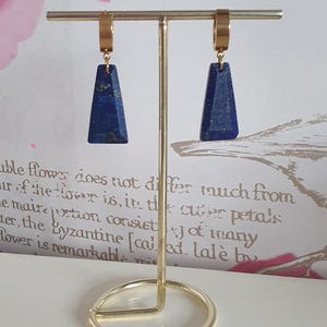 Natürliche Lapislazuli Tropfen Ohrringe-Handmade Gold Tone baumeln Ohrringe-Blauer Edelstein Schmuck-Geschenk für Sie