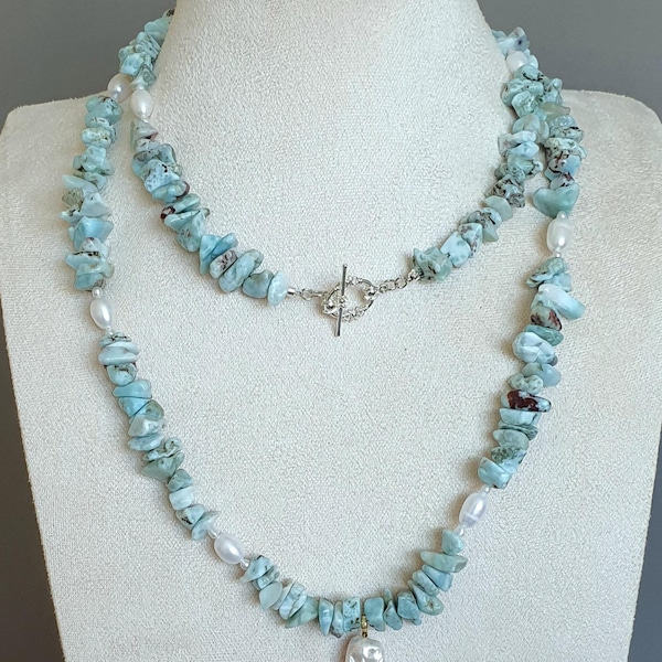 Långt Larimar-halsband med barockpärlhänge, naturliga Larimar-nuggets, havsinspirerade statement-smycken