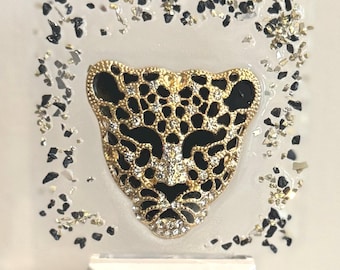 Rhinestone Leopard Night Light: 3D Glass/Resin Art with Dusk-to-Dawn Sensor