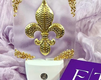Fleur De Lis Night Light, Golden 3D Glass and Resin Art with Dusk-to-Dawn Sensor