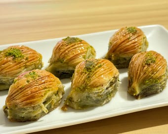 Turkish Pistachio Baklava, Handmade Gourmet Dessert (10 pieces)