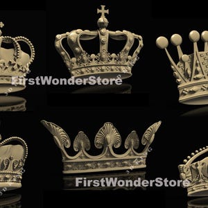 Puede incluir: Colección de seis coronas beige ornamentadas con detalles intrincados, incluyendo cruces y elementos decorativos. Las coronas se muestran sobre un fondo negro, con el texto "FirstWonderStore" visible.