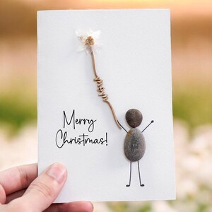 Handgemachte Weihnachtskarte für Mama - Einzigartige Kieselstein-Kunstkarte mit getrockneter Blume - Umweltfreundliches Weihnachtsgeschenk