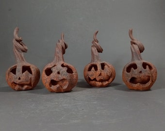 Small earthenware jack-o-lanterns