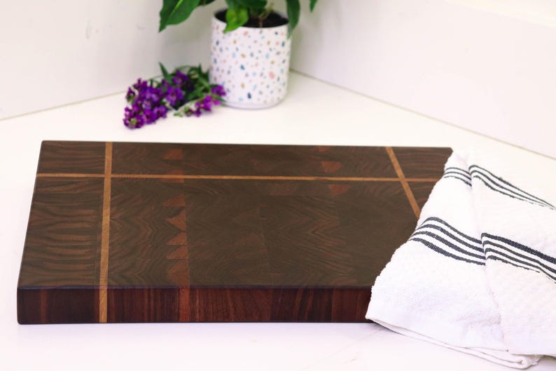 LittleBelleWoodworks The Lola Cutting Board - Thumbnail 2