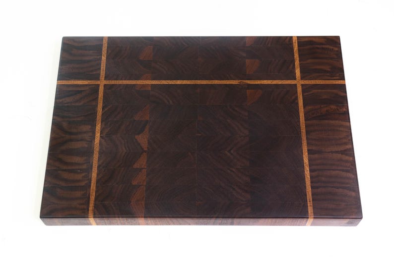 LittleBelleWoodworks The Lola Cutting Board - Thumbnail 3