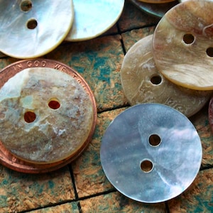 Seashell buttons, Mother of Pearl, 20 count, 5/8 inch, Natural shell buttons, 15mm, 2 hole, nacre buttons, crafting, scrapbook