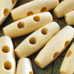 30 Wood Toggle Buttons, 1 1/8&quot; long, 3/8&quot; round, 2 hole, light color, natural wood buttons