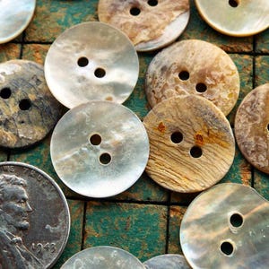 Seashell buttons, Mother of Pearl, 20 count, 5/8 inch, Natural shell buttons, 15mm, 2 hole, nacre buttons, crafting, scrapbook