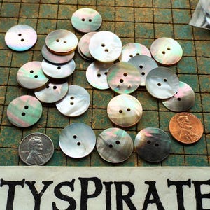 Seashell buttons, Mother of Pearl, 10 count, 3/4 inch, Natural shell buttons, 20mm, 2 hole, nacre buttons, sewing, crafting, scrapbook image 2