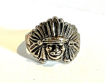 1950s SALESMAN SAMPLE Size 12 Metal Goudy Design Indian Chief Toy Ring