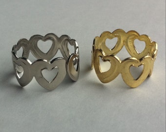 1960's Metal Cracker Jack Ring in LINKED HEART Design GOLD Tone