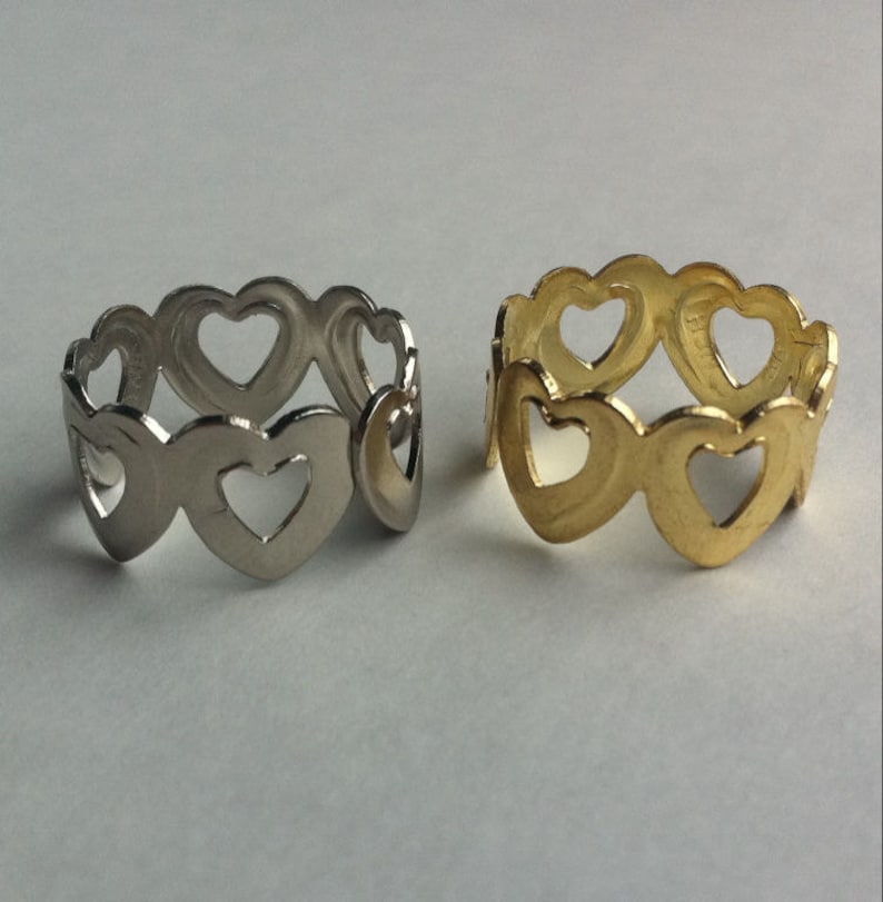 1960's Metal Cracker Jack Ring in LINKED HEART Design GOLD Tone Etsy