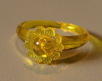 1960-70s Lucky Charm Ring FLOWER