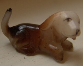 1960s Mini Dog Figurine HAND PAINTED Beagle 1