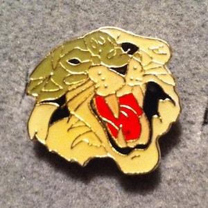 1960s-70s Ringling Bros Barnum Bailey Circus Pin Roaring  GREENISH TIGER