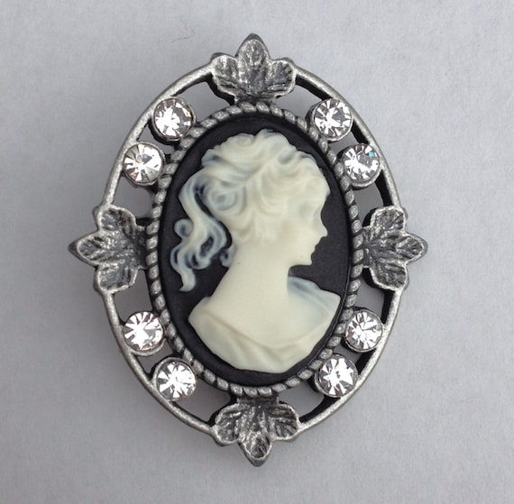 1940s WW2 Metal Pony Tail Cameo Brooch in Mint Co… - image 1