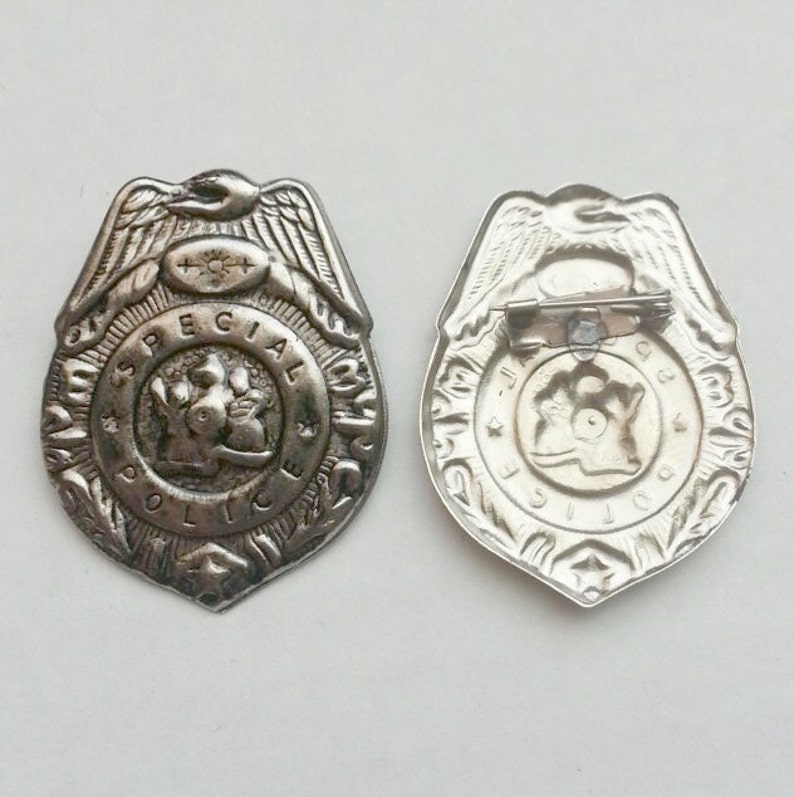 1960's Toy Tin Special Police Badge image 1