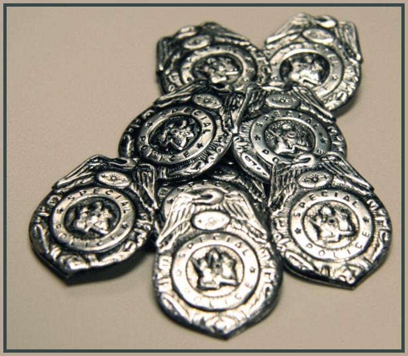 1960's Toy Tin Special Police Badge image 2