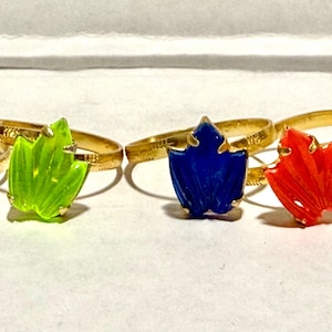 1950&#39;s ART Deco SHAPE Cracker Jack Toy Ring