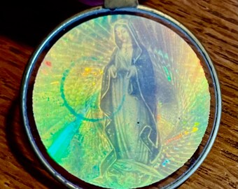 Awesome 1960s Hologram Pendant MARY STATUE 2 Design sp3