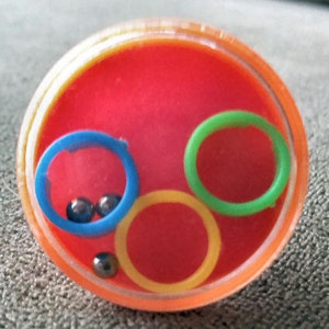 RARE 1970s Kelloggs Cereal Ball Action Puzzle Three Rings Ring