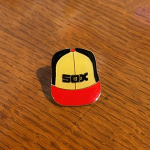 1980s CHICAGO WHITE SOX Baseball Hat Enamel Tac Hat Pin