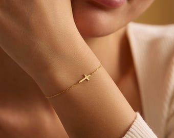 Braccialetto con croce delicata, braccialetto con croce in oro, gioielli con croce, braccialetto con croce minuscola, regalo per battesimo, gioielli religiosi, regalo di Natale per lei