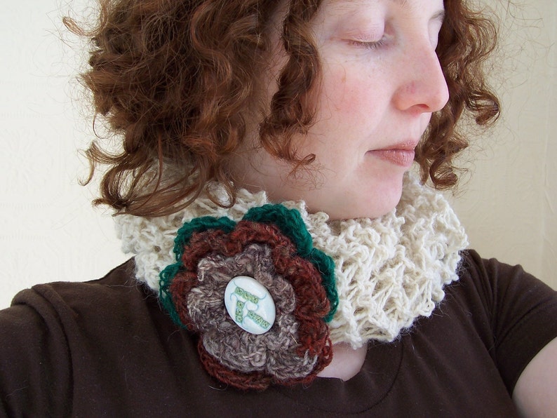 The lacey cowl for the biologist image 1