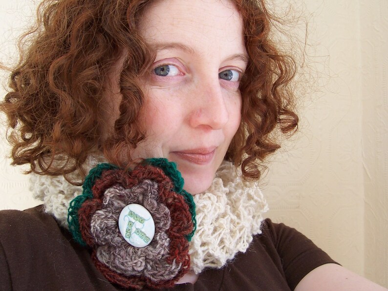 The lacey cowl for the biologist image 3